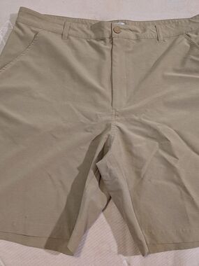 Men's Flat Front Stretch Shorts — Light Khaki